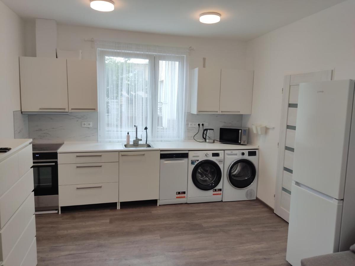 Angel Apartman โนเว เมสตู นอด เมตูยี ภายนอก รูปภาพ