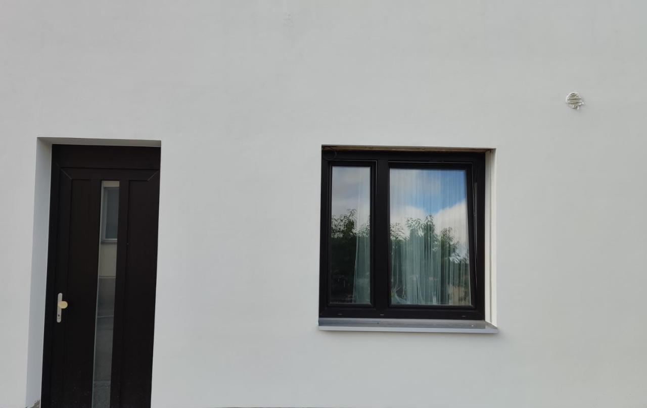 Angel Apartman โนเว เมสตู นอด เมตูยี ภายนอก รูปภาพ