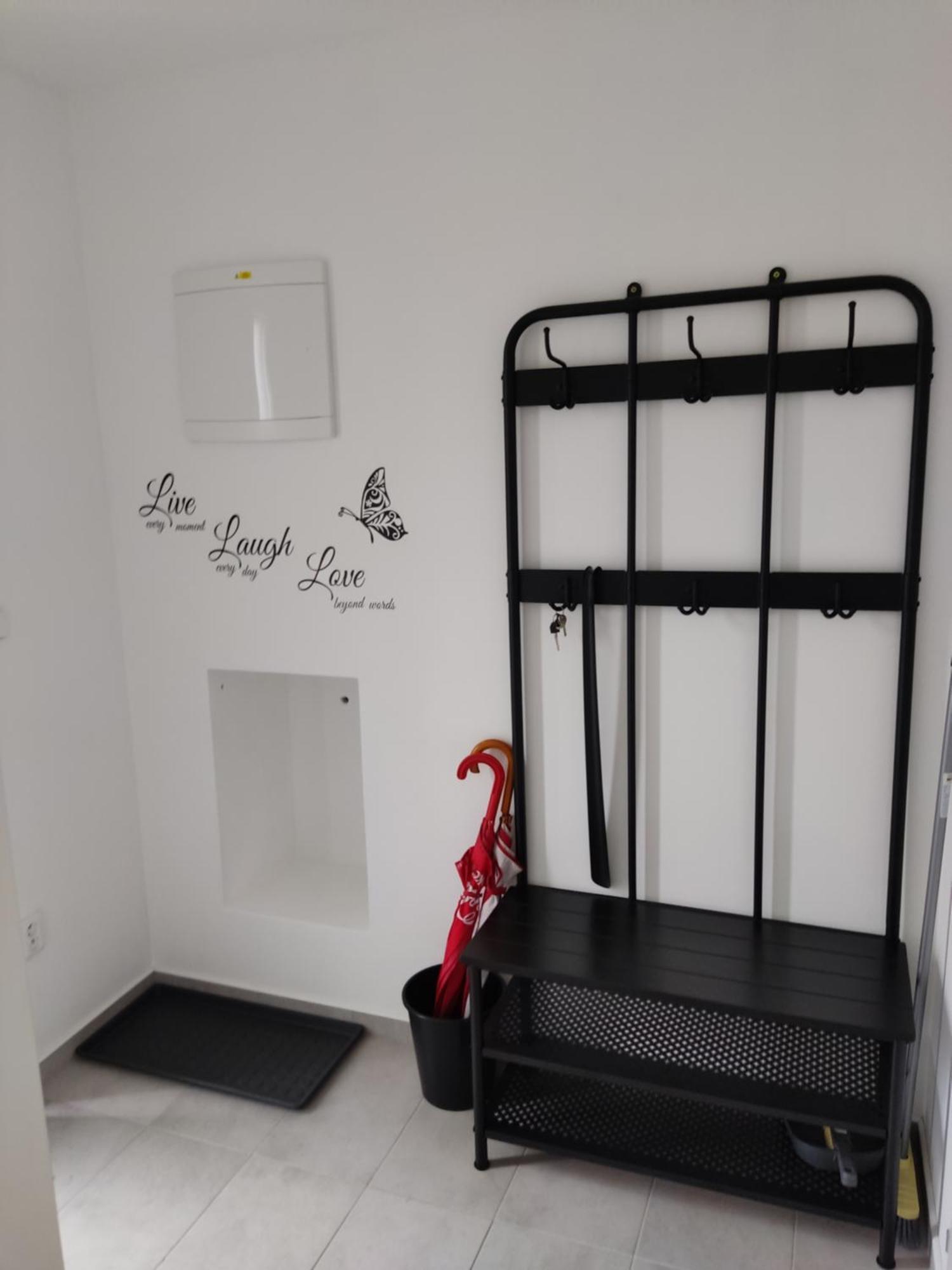 Angel Apartman โนเว เมสตู นอด เมตูยี ภายนอก รูปภาพ